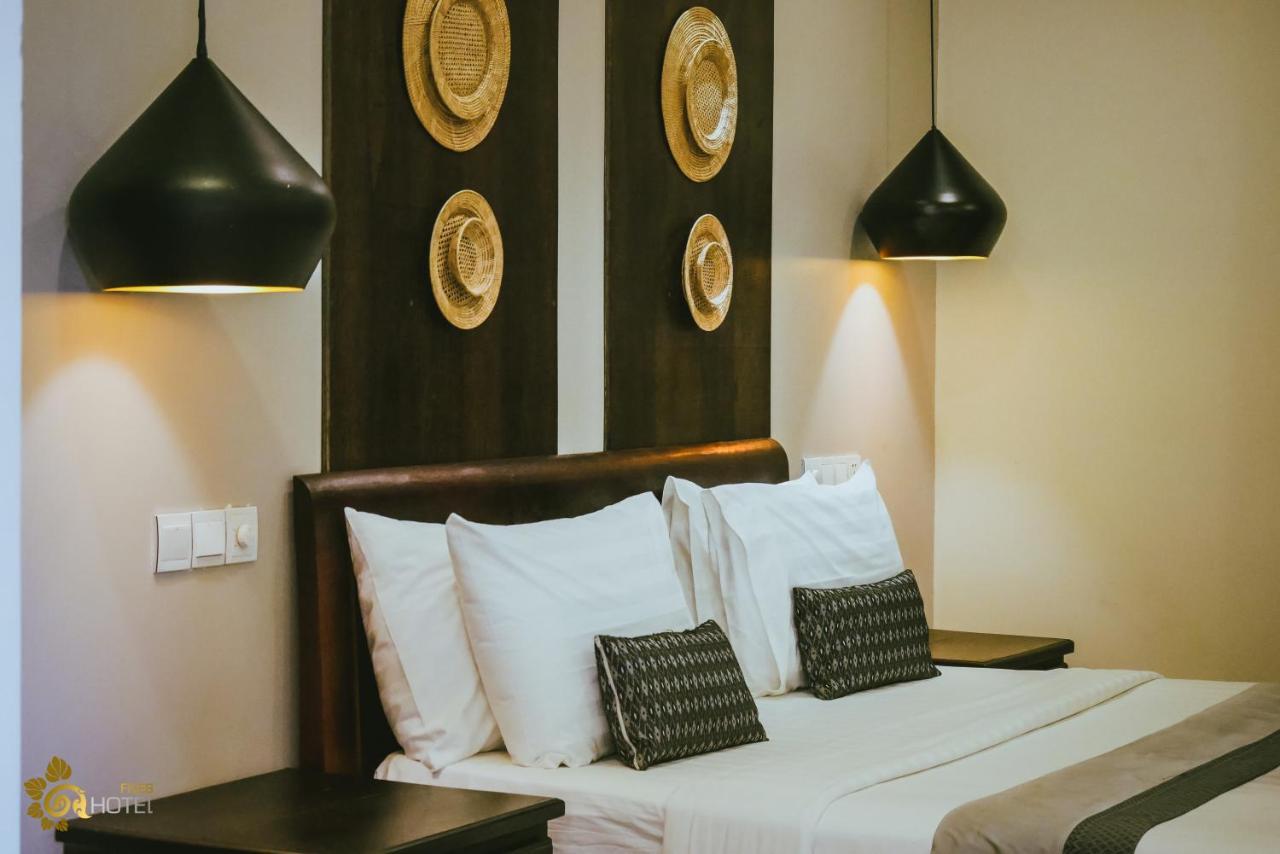 Five.s Hotel 3*
